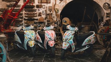 TVS Jupiter 125, il trittico decorato da Cinabro Carrettieri