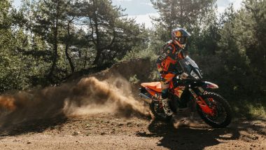 La KTM 890 Adventure R Rally 2026 nasce per l'enduro ''vero''