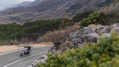 Kawasaki KLE 500SE 2026, la sola ''jap'' bicilindrica di 500 cc con cerchio anteriore di 21''