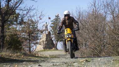 Triumph Scrambler 400 XC, in ''off'' ci si diverte sui percorsi compatti e scorrevoli