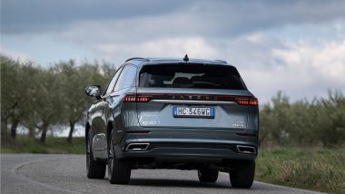 Su Jaecoo 8 viaggi comodo e - se vuoi - viaggi veloce