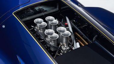 Lola T70S, l'aspirazione del V8 Chevy da 5,0 litri e 530 CV