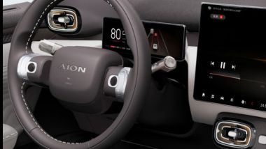 GAC Aion UT, volante e strumentazione