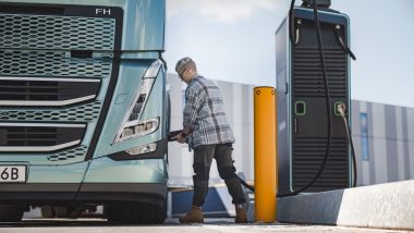 Volvo FH Aero Electric si ricarica in tre quarti d'ora