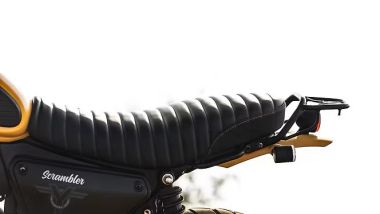 Yezdi Scrambler 350, in arrivo una versione aggiornata. La sella è su un piano unico
