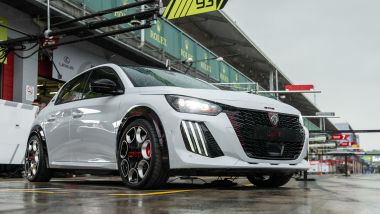 Peugeot 208 GTi, anteprima sul circuito di Imola
