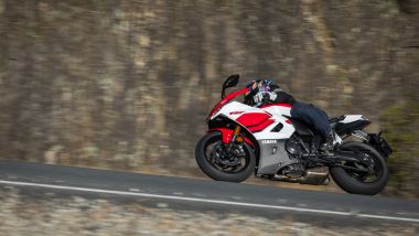 Yamaha R7 2026, tra le curve convince anche i pi&ugrave; esperti