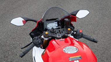 Yamaha R7 2026, la strumentazione &egrave; decisamente migliore rispetto al passato