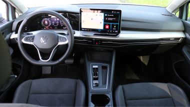 Volkswagen Golf eHybrid, la plancia