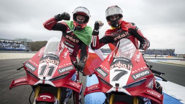 Round Assen 2026, Nicol&ograve; Bulega e Iker Lecuona (Ducati). Credits: Team Aruba.it - Ducati