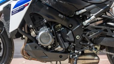 Comparativa ''supermedie'' 2026, il quattro in linea della GSX-S1000 Evo deriva dal propulsore della GSX-R1000 K5