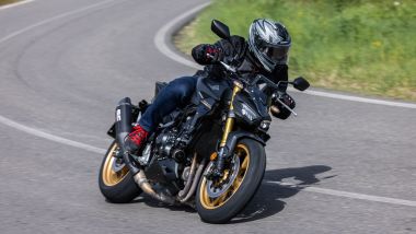 Comparativa ''supermedie'' 2026, la Hornet SP ha il motore meno grintoso, ai bassi