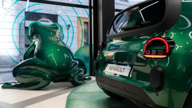Renault Twingo alla Milano Design Week &egrave; in compagnia