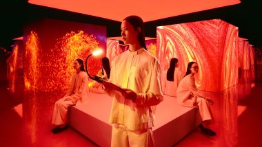 Range Rover ''Traces'', l'installazione alla Galleria Meravigli