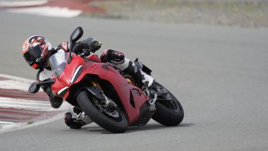 Metzeler Sportec 01 e Sportec 01 RS. In pista &egrave; davvero sorprendente la 01 RS anteriore