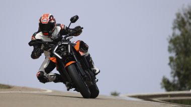 Metzeler Sportec 01 e Sportec 01 RS. Su strada, le 01 sorprendono sia per grip sia per bilanciamento