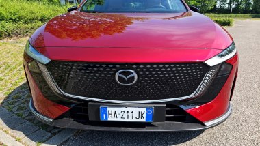 Mazda 6e, frontale