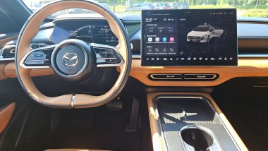 Mazda 6e, interni: strumentazione e infotainment