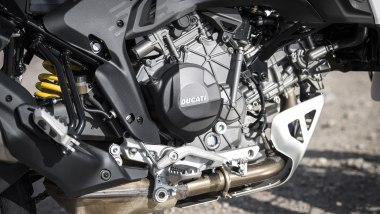Ducati DesertX 2026, il nuovo V2 ha portato una serie di vantaggi tangibili
