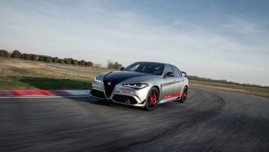 Alfa Romeo Giulia Quadrifoglio Luna Rossa