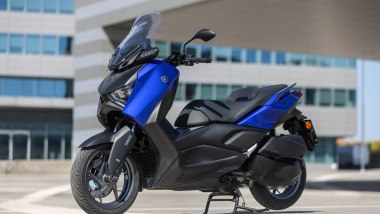 Confronto XMAX 300 e NMAX 155