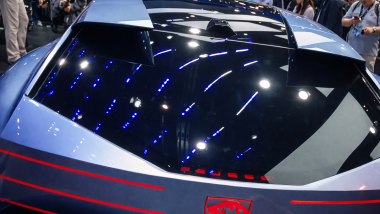 Peugeot Concept 6: spoiler separato e luci posteriori