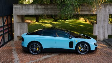 Ferrari Luce, vista laterale