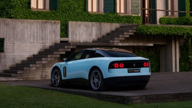 Ferrari Luce, 3/4 posteriore