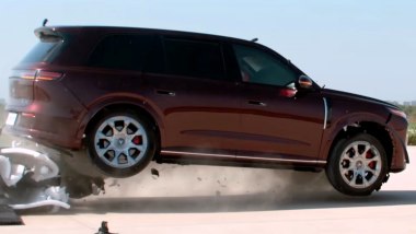 Voyah Taishan X8: l'atterraggio del SUV dopo il salto