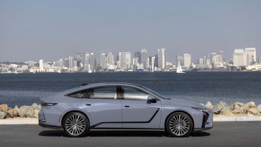 Lexus ES, vista laterale