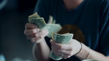 Soldi - Foto di Alexander Grey su Unsplash