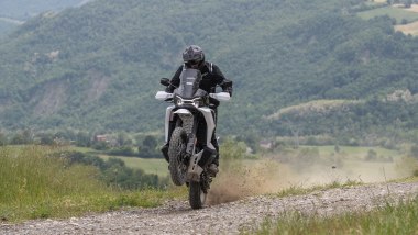 CFMoto 1000 MT-X, l'elettronica è regolabile, ma non è il punto forte della moto