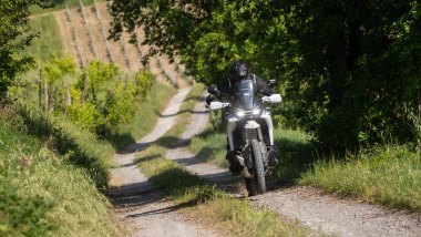 CFMoto 1000 MT-X, uno scatto in off-road
