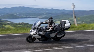 BMW R 1300 RT: nonostante sia più sportiva, rimane una moto da viaggio sublime