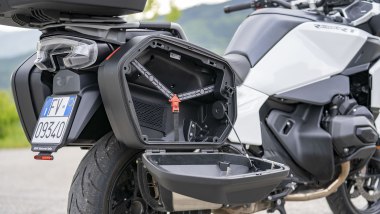 BMW R 1300 RT: le borse Vario sono sviluppate da SHAD