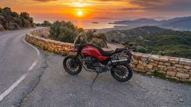 Moto Guzzi V85 Strada