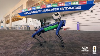 Uno dei robot Boston Dynamics che Hyundai schiera ai mondiali di calcio 2026