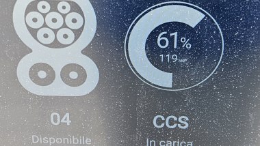 Skoda Enyaq, ricarica 61%
