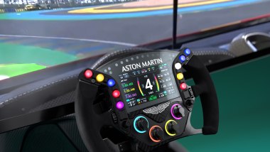 Aston Martin Curv Racing Simulators AMR-C01-R Hypercar Edition, il volante