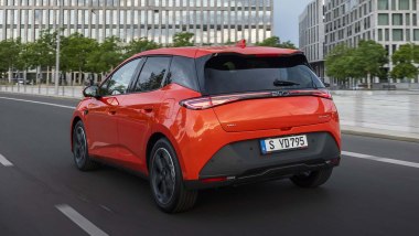 BYD Dolphin G DM-i, posteriore
