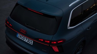 Audi Q7 2027, le luci posteriori
