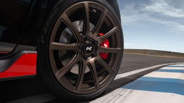 Hyundai i20 N Shadow Edition, i cerchi in bronzo opaco