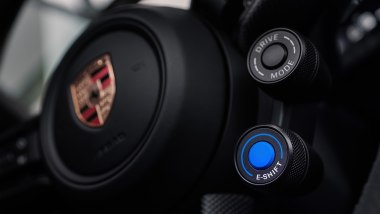Porsche Taycan 2027, dettaglio volante