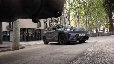 CUPRA Raval Edge Plus, la nuova versione per l'Italia