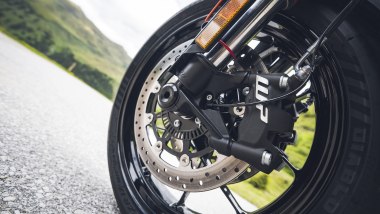 Nuova KTM 790 Duke 2026, i freni WP sono all'altezza delle prestazioni
