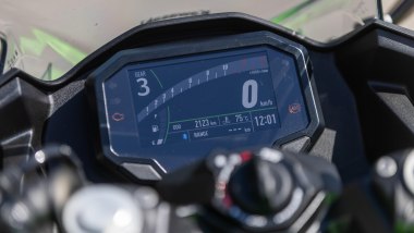 Kawasaki Ninja 500: dettaglio dello strumento