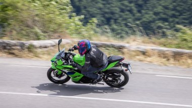 Kawasaki Ninja 500: alla fine diverte senza mettere in difficolt&agrave;