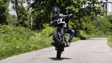 Benelli BKX 125 S, il divertimento non manca, anche se la cavalleria non &egrave; esagerata