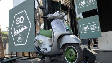 Vespa Edizione Ottantesimo
