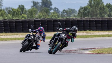 Yamaha MT-09 Y-AMT, in pista con Luca Pedersoli
